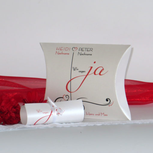 Hochzeitseinladungsbox "Design in rot & schwarz"