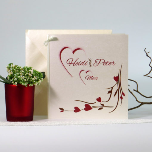 Hochzeitseinladung mit Taufe in elfenbein mit rot und braun.