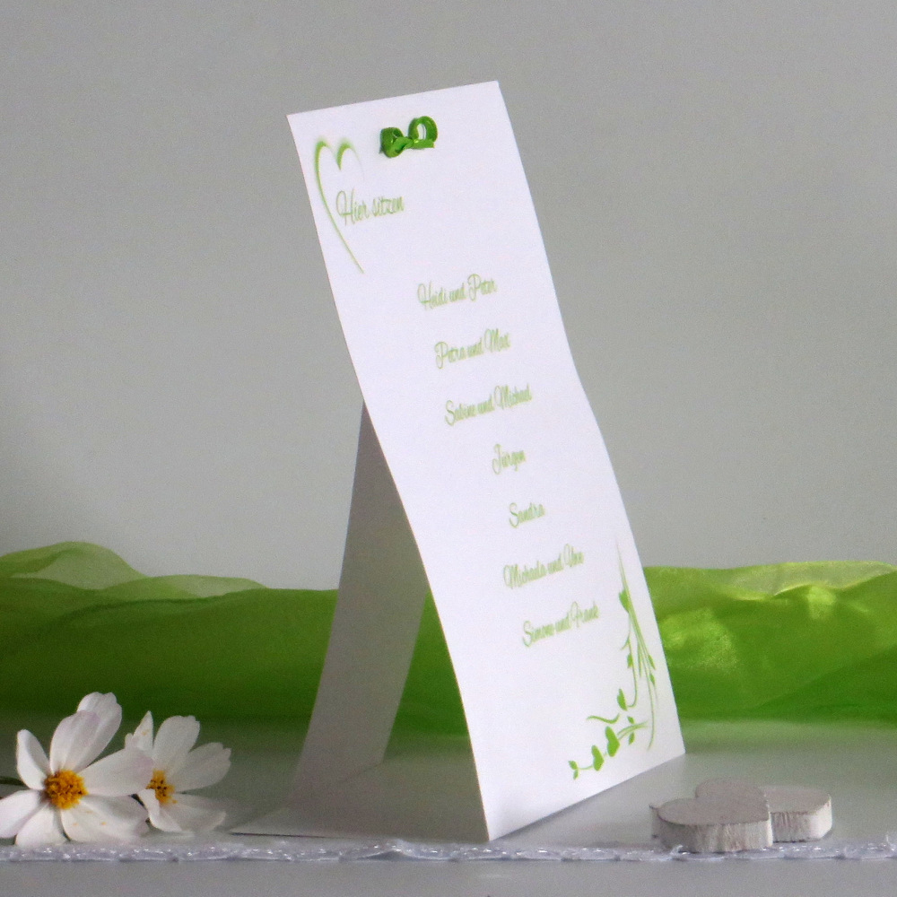 Bezaubernde Tischkarte, auf die man bis zu 20 Namen aufdrucken kann, in der frischen Farbe grün Bezaubernde Tischkarte, auf die man bis zu 20 Namen aufdrucken kann, in der frischen Farbe grün