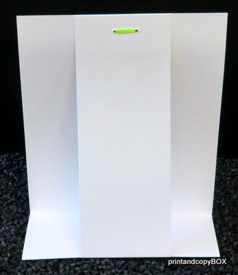 Wollen Sie keine einzelnen Tischkarten? Dann ist dieser große Tischaufsteller für mehrere Personen genau das Richtige Wollen Sie keine einzelnen Tischkarten? Dann ist dieser große Tischaufsteller für mehrere Personen genau das Richtige