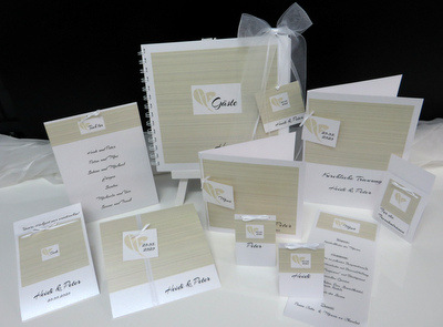 Besonders edle Hochzeitskarten mit modernem Design. Besonders edle Hochzeitskarten mit modernem Design.