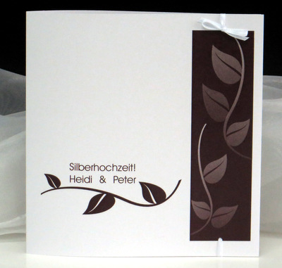 Trendige Einladung zur Silberhochzeit in braun und tollem Blättermotiv Trendige Einladung zur Silberhochzeit in braun und tollem Blättermotiv