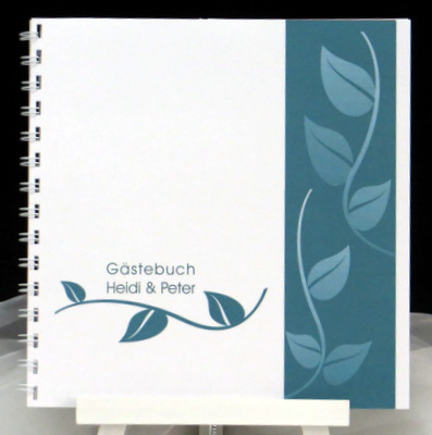 Hochzeitsgästebuch mit Aufdruck der Vornamen und türkisen Blätterranken Hochzeitsgästebuch mit Aufdruck der Vornamen und türkisen Blätterranken