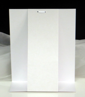 Moderne Getränkekarte mit Schleife für eine Hochzeit Moderne Getränkekarte mit Schleife für eine Hochzeit