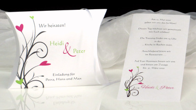 Schirftrolle und eine Box als besondere Hochzeitseinladung. Schirftrolle und eine Box als besondere Hochzeitseinladung.