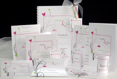 Personalisierte Hochzeitspapeterie in weiß mit grün und pink. Personalisierte Hochzeitspapeterie in weiß mit grün und pink.