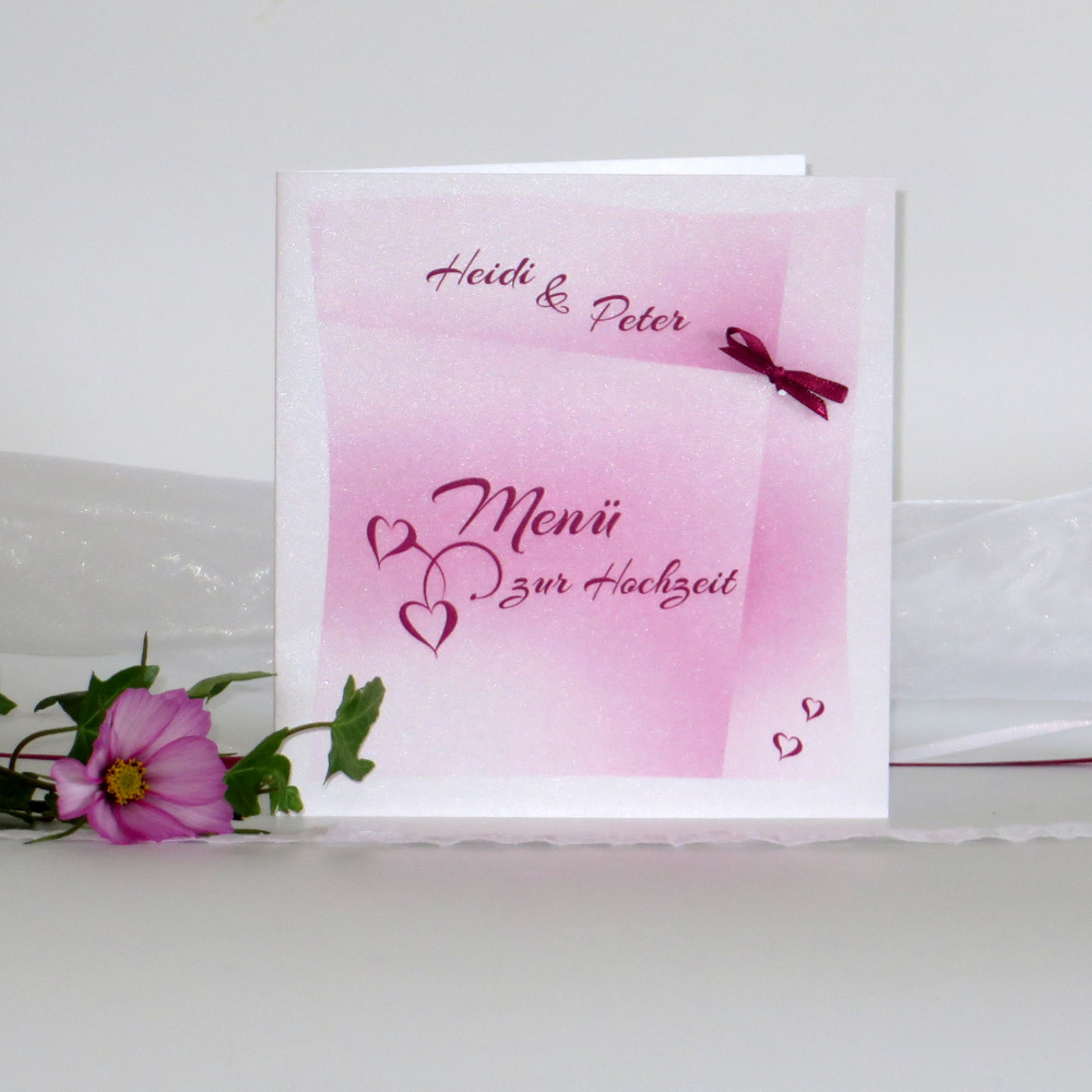 Märchenhafte Menükarte für eine festliche Hochzeitstafel in auffälligem pink