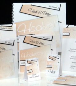 Einladung zur Silberhochzeit mit einem passenden Kartenset in apricot.