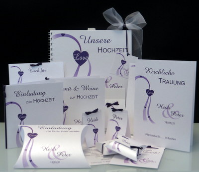 Auffällig schönes Kartenset zur Hochzeit mit einem "symbolischen Weg" und süßen Herzen in lila Auffällig schönes Kartenset zur Hochzeit mit einem "symbolischen Weg" und süßen Herzen in lila