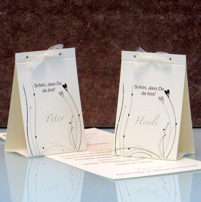 Tischkarten mit einem besonderen Design in grün und braun - passende zu Vintage. Tischkarten mit einem besonderen Design in grün und braun - passende zu Vintage.