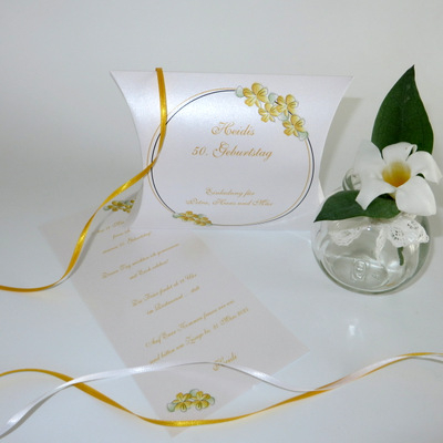 Geburtstagseinladungsbox "Blumenkranz" gelb