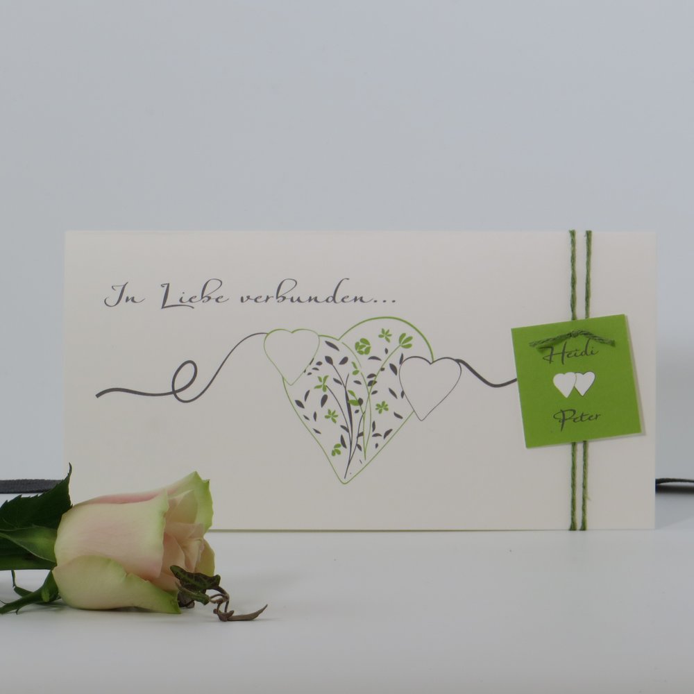 Hochzeitseinladung "Blumen im Herz" grün creme